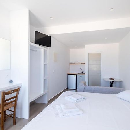 Lorenzo Studios And Suites Paros Νάουσα Εξωτερικό φωτογραφία