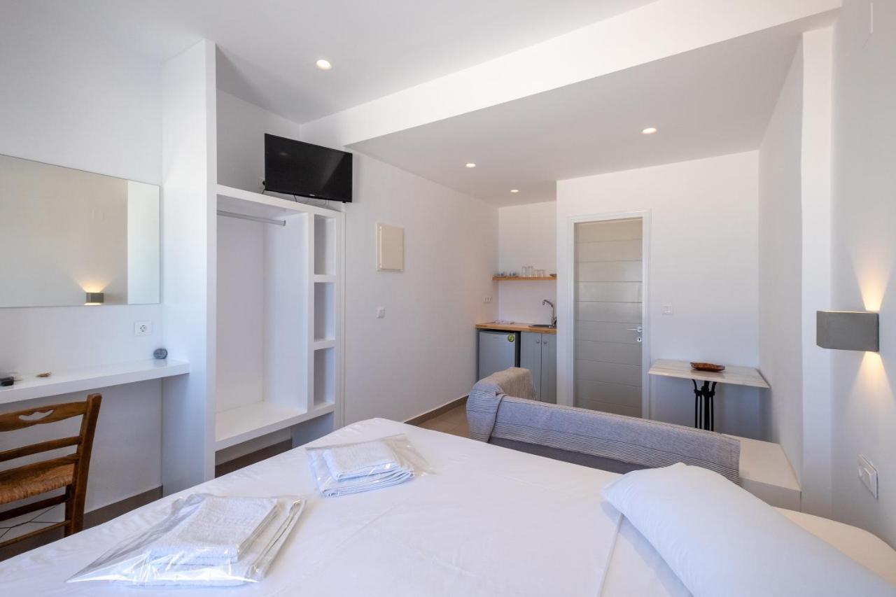 Lorenzo Studios And Suites Paros Νάουσα Εξωτερικό φωτογραφία